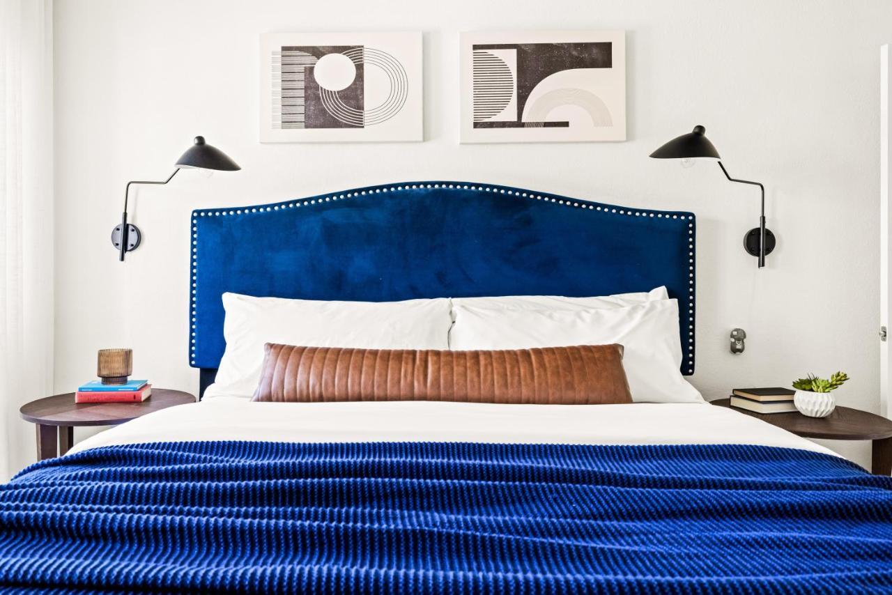 Bright & Modern Retreat - King Beds - Sloans Appartement