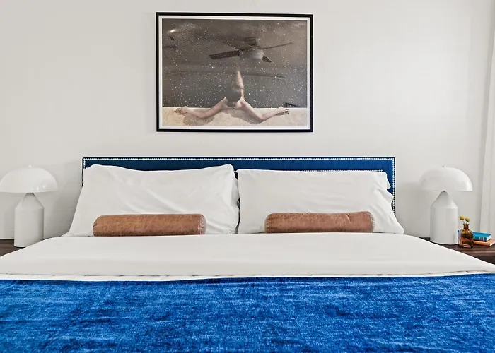 Bright & Modern Retreat - King Beds - Sloans Lake